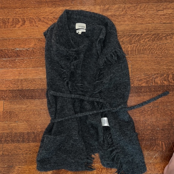 Aritzia wool and alpaca vest size xs in excellent condition - Picture 3 of 3